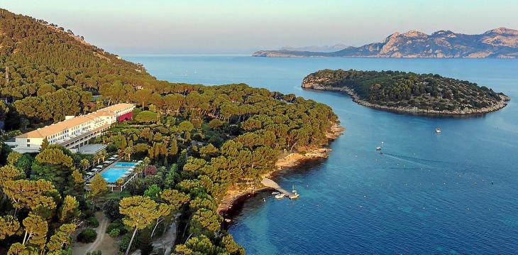 The new formentor hotel will triple its workforce to reach 460 employees.